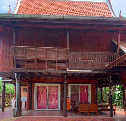 Kamphaeng Saen Hotel | Suree Garden Resort & Karaoke