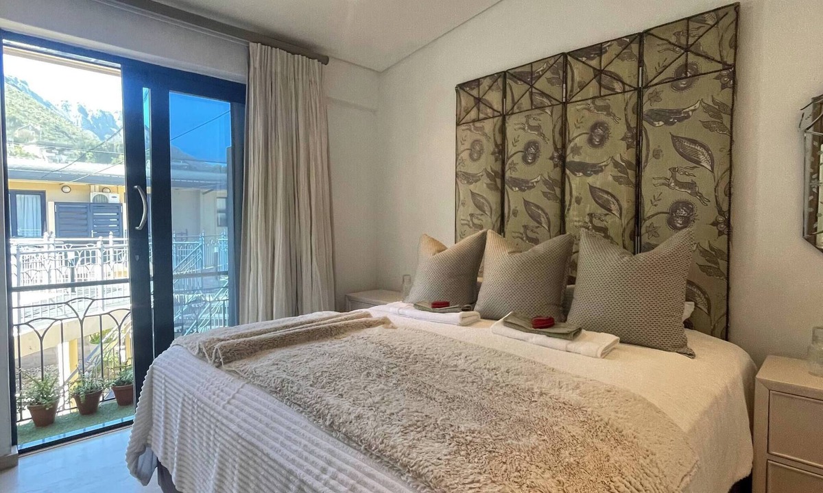 Scott Estate Apartment | Sweet Dreams Village Square