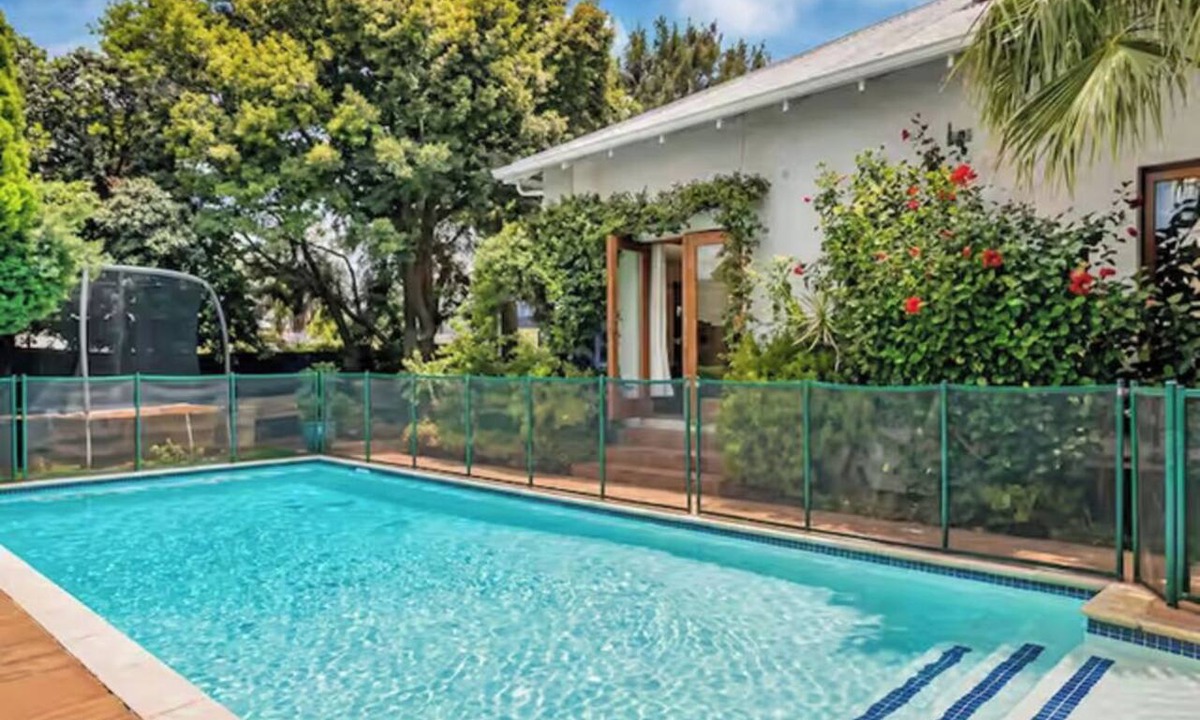Greater Johannesburg Metropolitan Area Cottage | Sweet Swithins – Cozy 1-Bedroom Cottage in Welcoming Johannesburg Neighborhood.