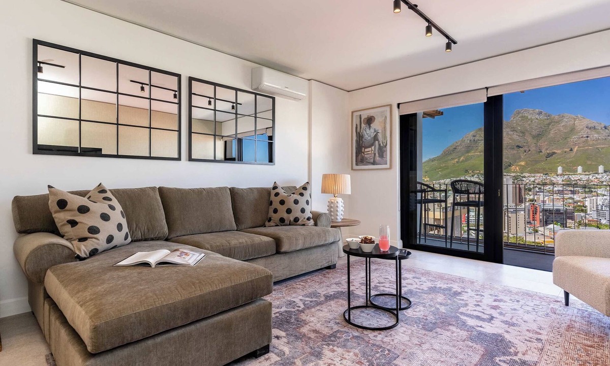 Bo'Kaap Apartment | Table Mountain Majesty - 270 Views, Modern