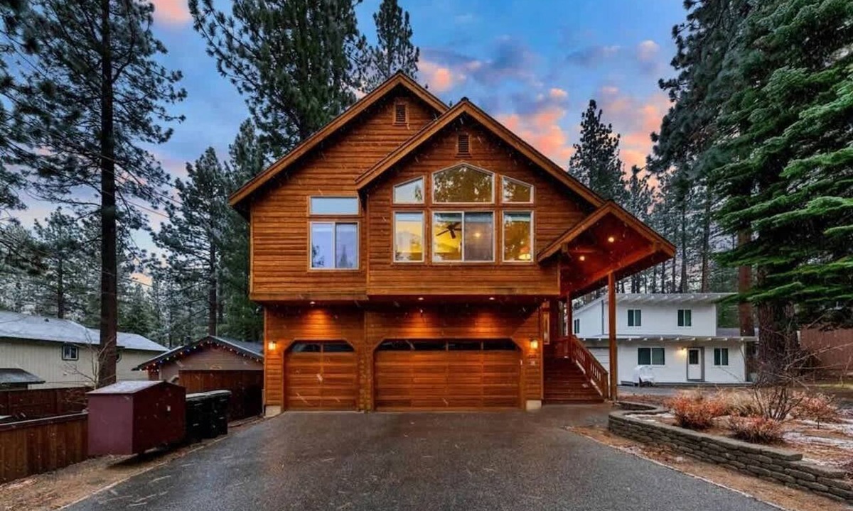 South Lake Tahoe House | Tahoe Trailside Lodge: Hot Tub, A/C, Walk-to-Trail