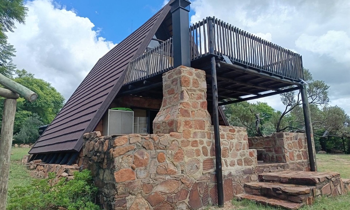 Buffelspoort Ski Chalet | Take a well deserved rest at our cosy cottage which is totally off the grid.