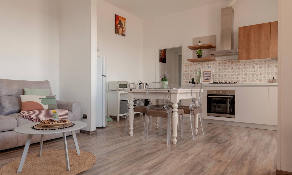 San Romano Apartment | Tarallino House Apartment with Private Terrace, Wi-Fi and Air Conditioning