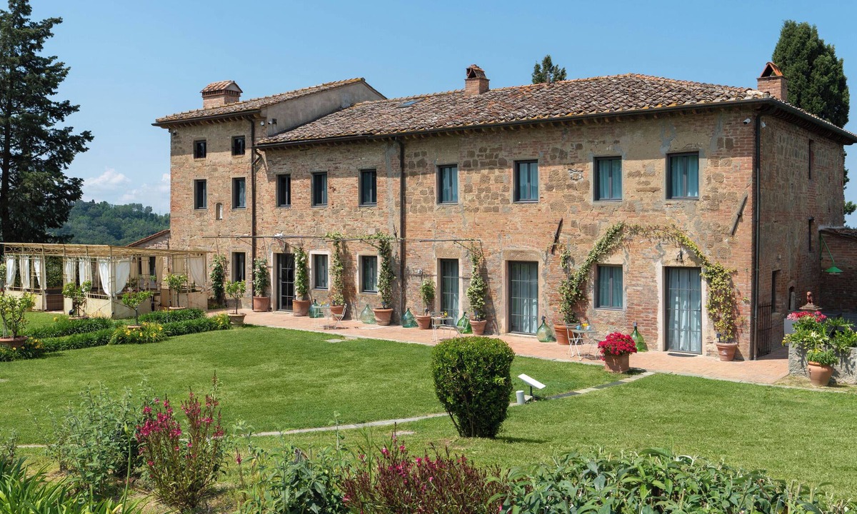 Palaia Villa | Tenuta Aquadivina Luxury Mansion in Tuscany