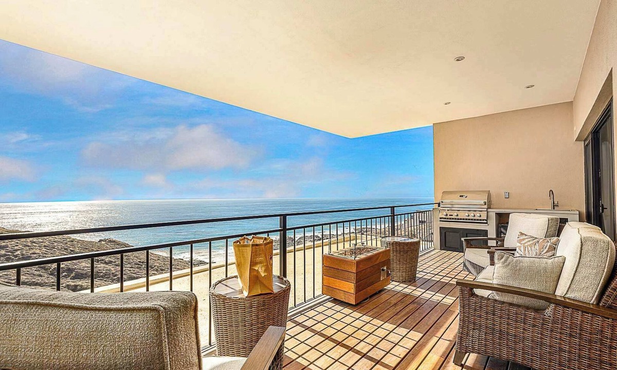 Cerritos Apartment | The Breakers | Cerritos Oceanfront Surfers Place