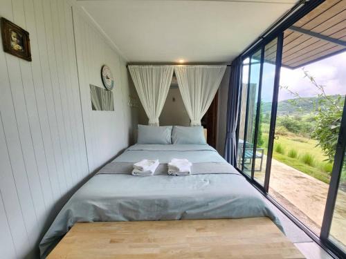 Khlong Muang Cabin | the cabin hulk เขาใหญ่