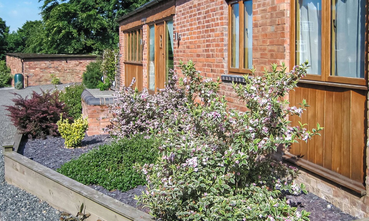Kenilworth Cottage | The Coach House - UKC4700