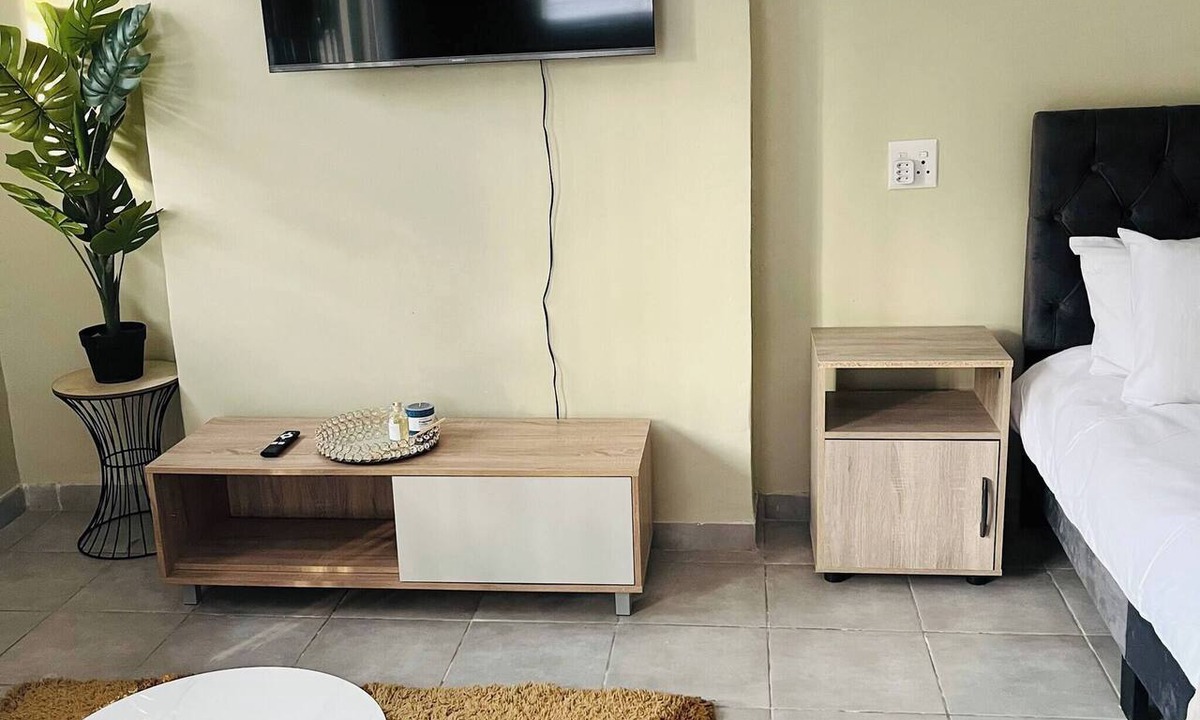 Constantia Kloof Apartment | The Corner Nest at Constantia Kloof with backup Wi-Fi