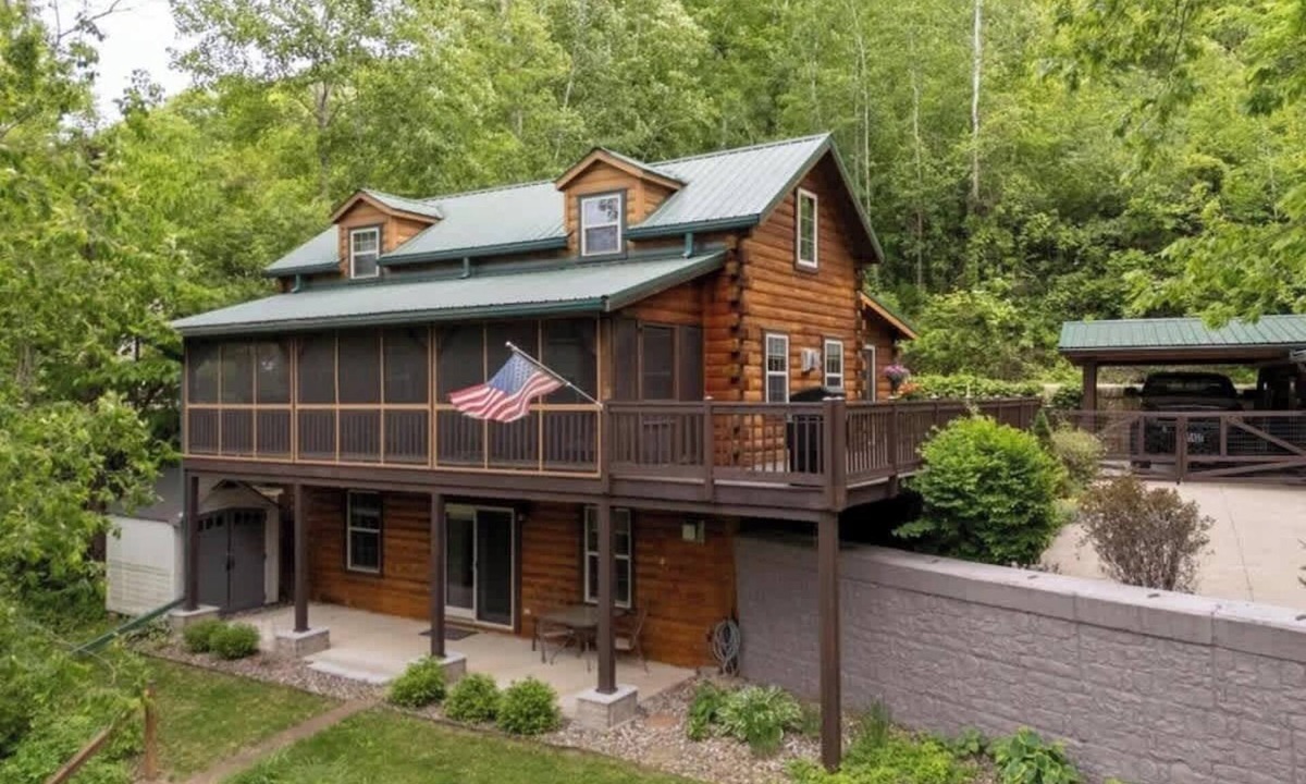 Wabasha Cabin | The Cozy Family Cabin in Wabasha near Downtown