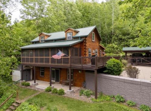 Wabasha House | The Cozy Family Cabin in Wabasha near Downtown