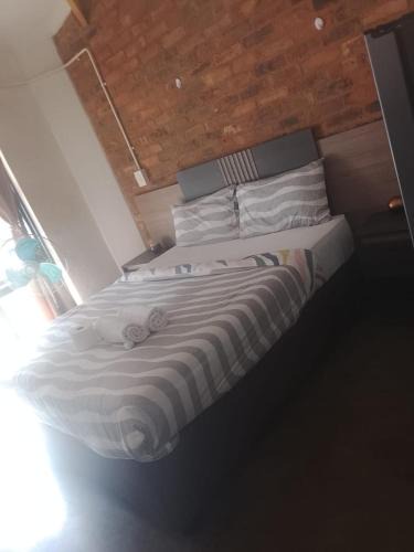 Downtown Johannesburg Bed & Breakfast | The Essence - Unit 255