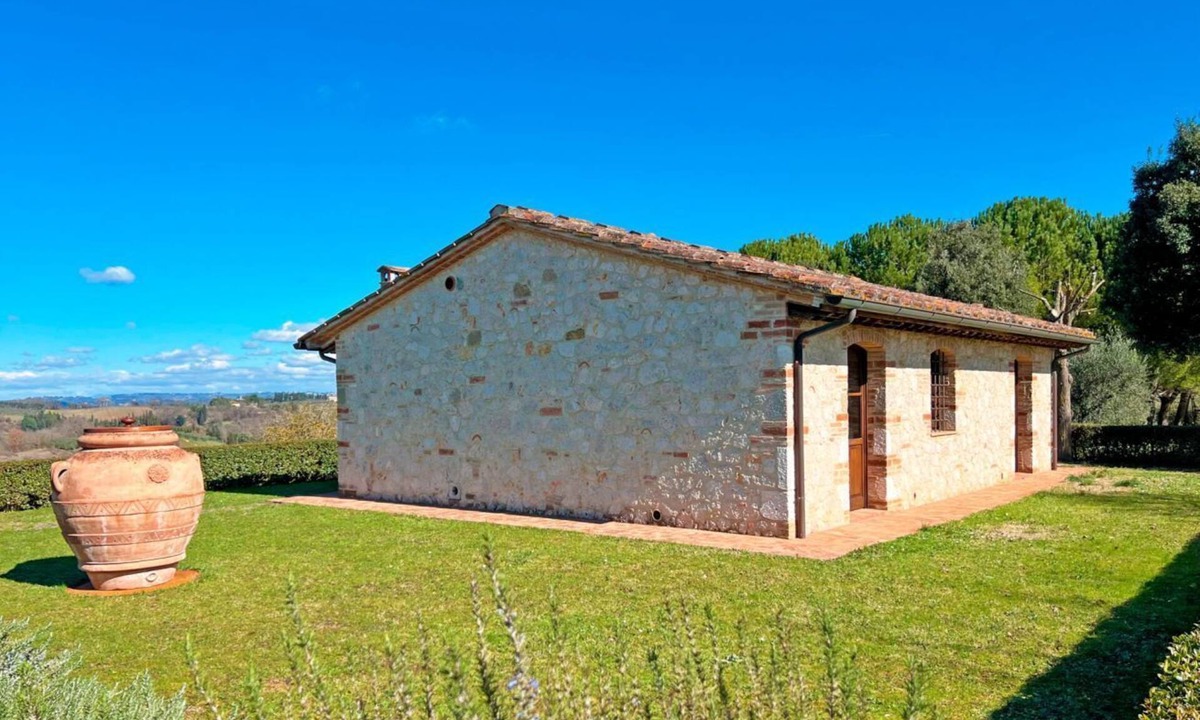Colle di Val d'Elsa Cottage | The independent Capannina on the Tuscan hills