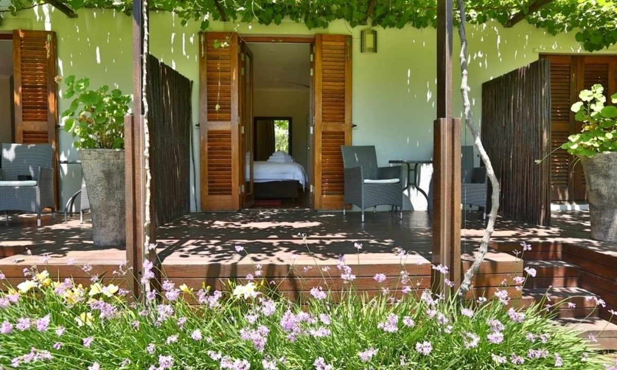 Stellenbosch House | The Lodge L'Avenir