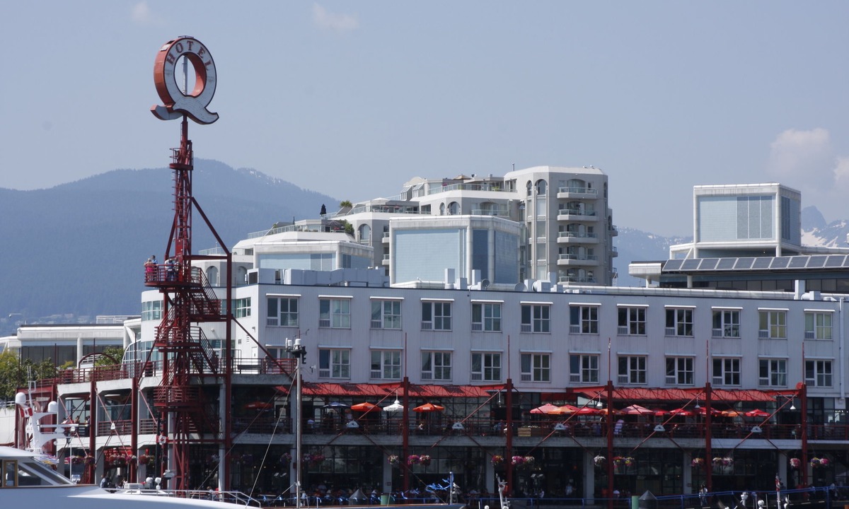 Lower Lonsdale Hotel | The Lonsdale Quay Hotel