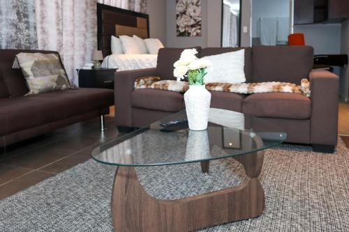 Downtown Johannesburg Apartment | The Orange Corner III