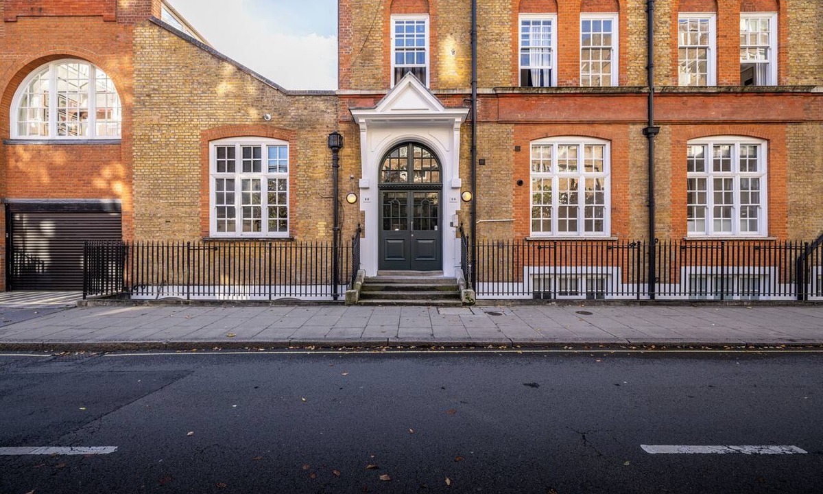 Vincent Square Apartment | The Regency by Nestor