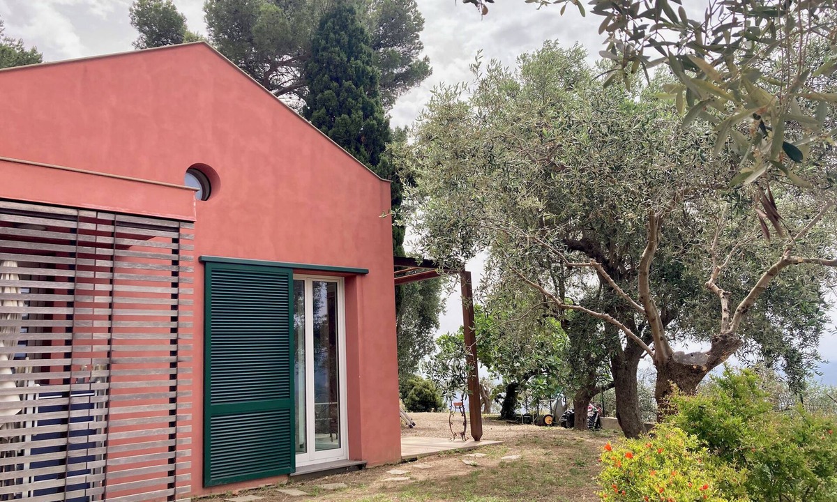 Imperia Villa | the silence among the olive trees, on a hill overlooking the sea