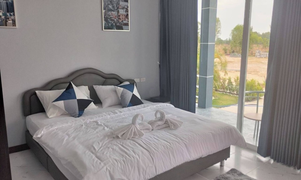 Prakhon Chai Hotel | The Village