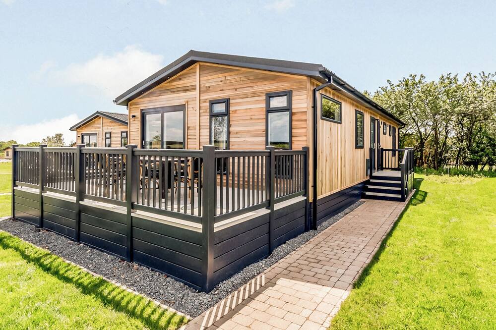 Saintbury Ski Chalet | This spacious lodge is perfect for a break away in the English countryside.