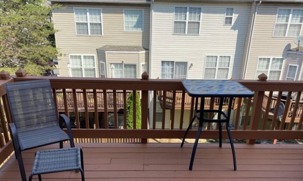 Laurel House | Three Bedrooms Townhouse Laurel