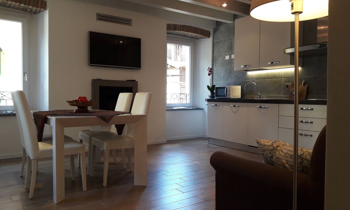 Peschiera Maraglio Apartment | Three-room apartment sleeps 6 in Monte Isola