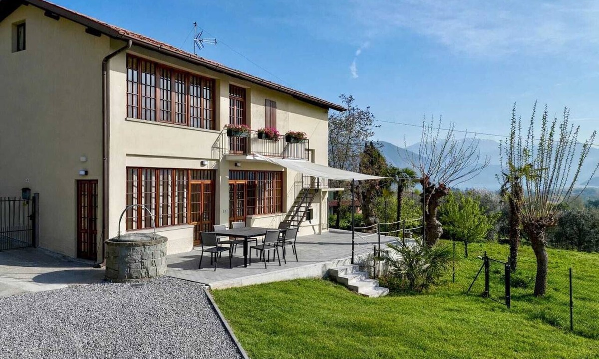 Colombaro House | ThreeZeroThree House With Private Garden
