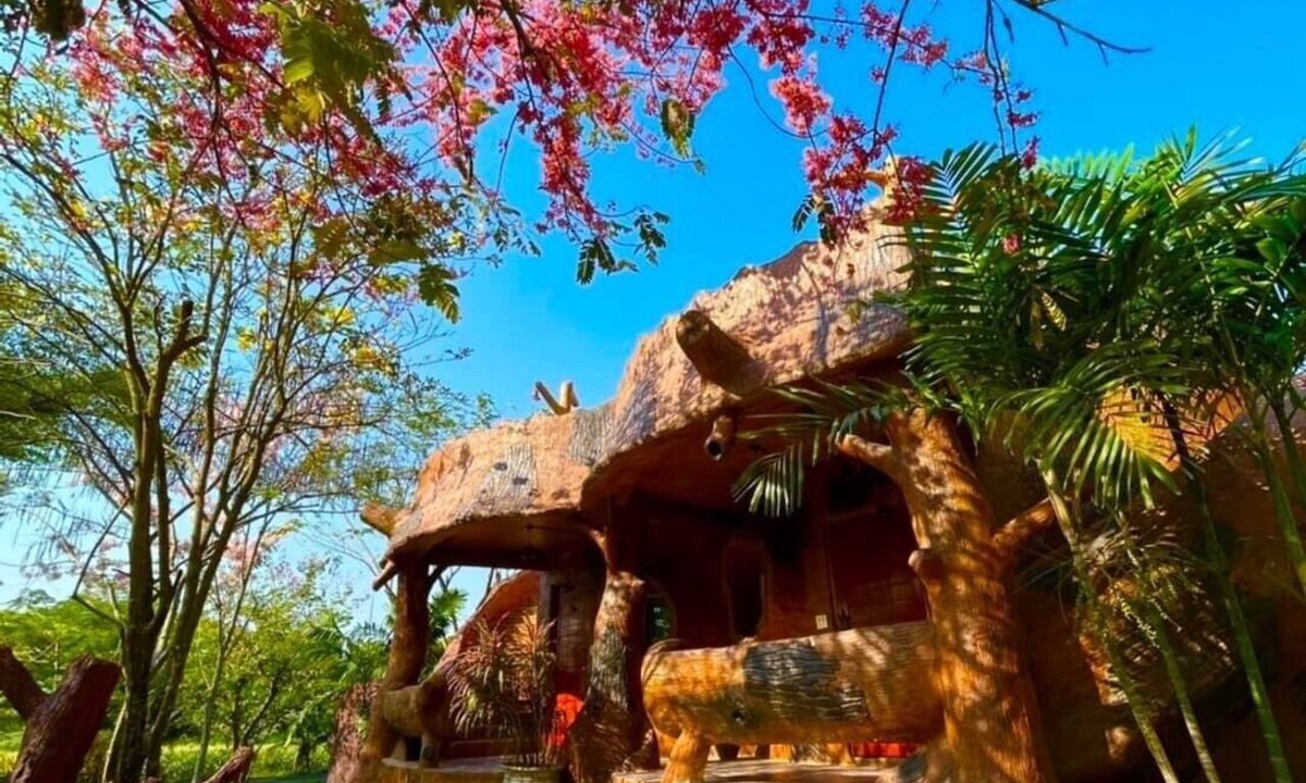 Tha Khoei Hotel | Timberland and Fruit Resort