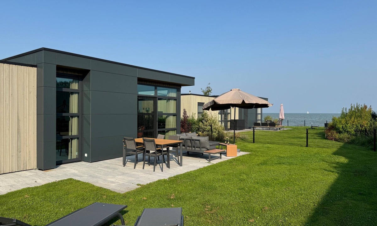 Enkhuizen House | Top-modernes Chalet Möwennest mit Großem Garten am Ijsselmeer