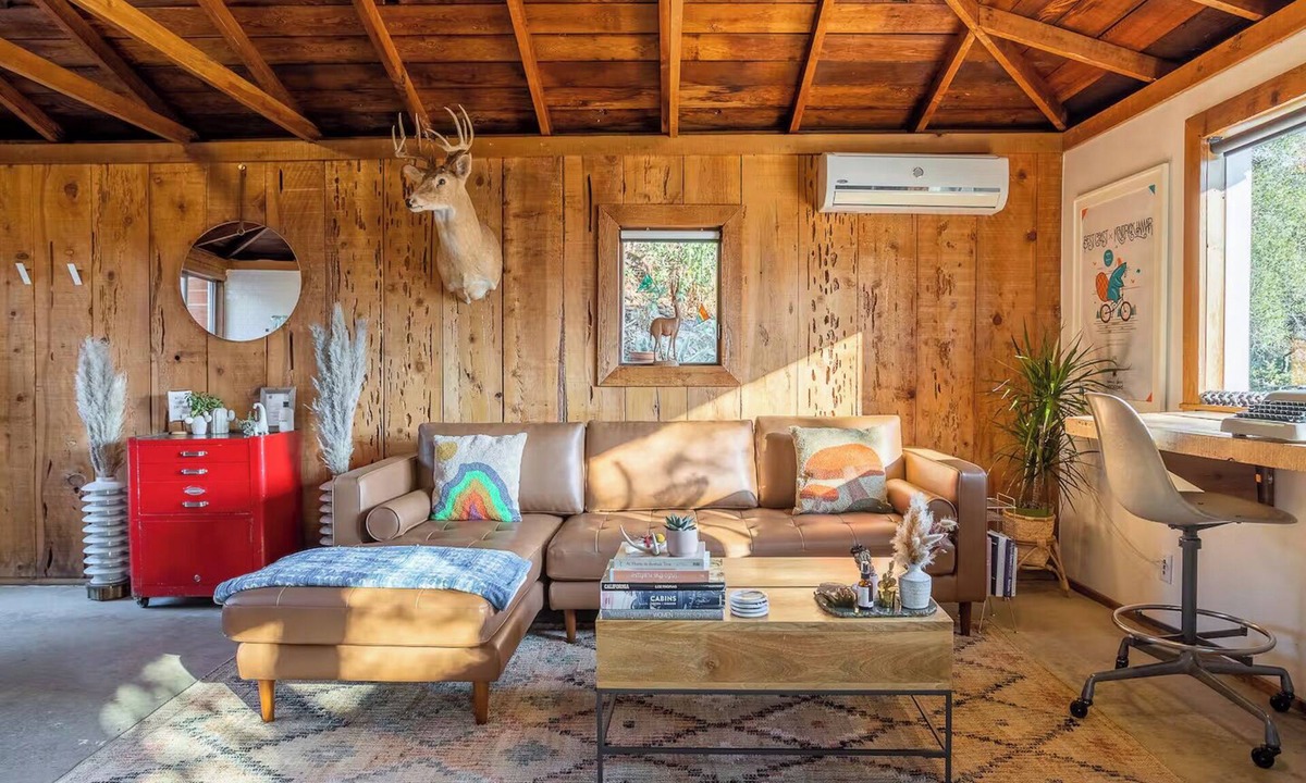 Topanga Cabin | Tour Topanga State Park from a Cozy Mountain Home