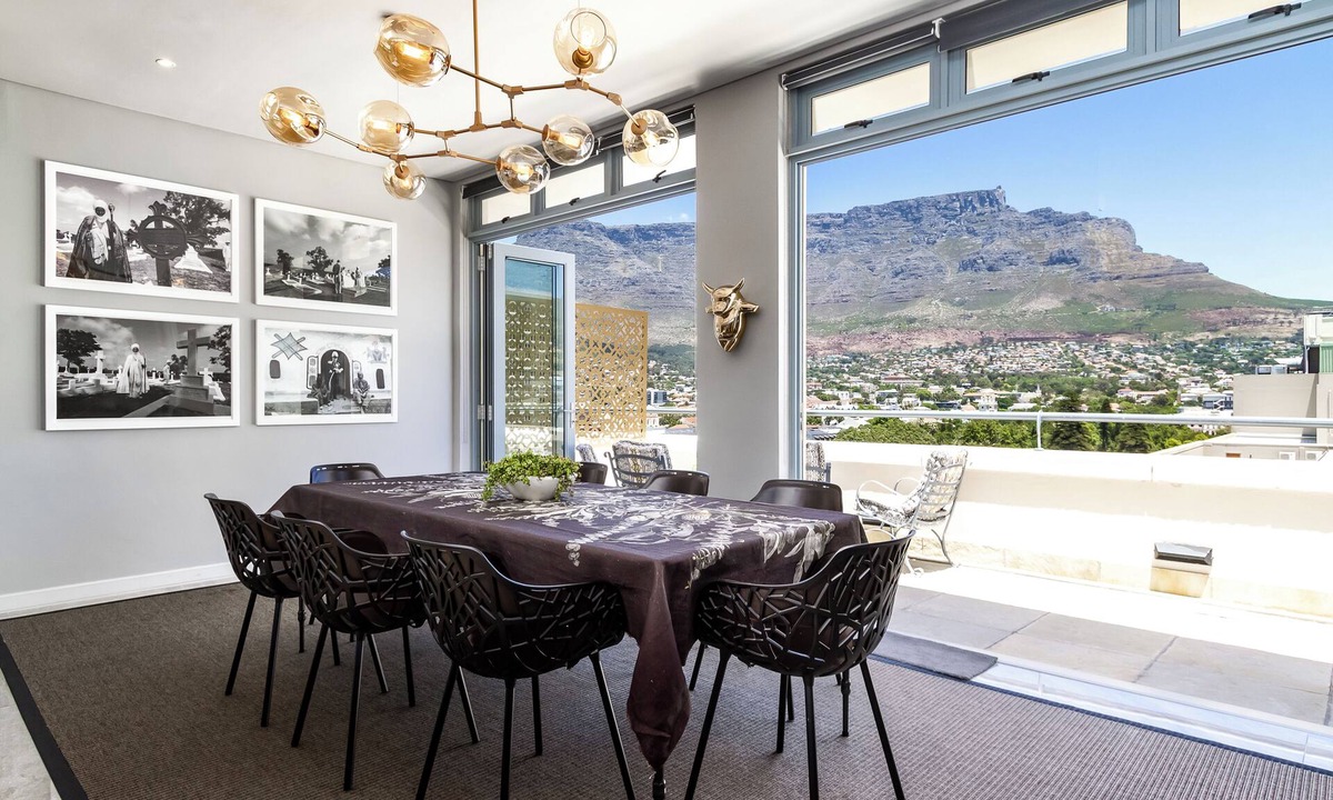 Cape Town City Centre Apartment | Tranquil 3-bedroom apartment with AC in Cape Town