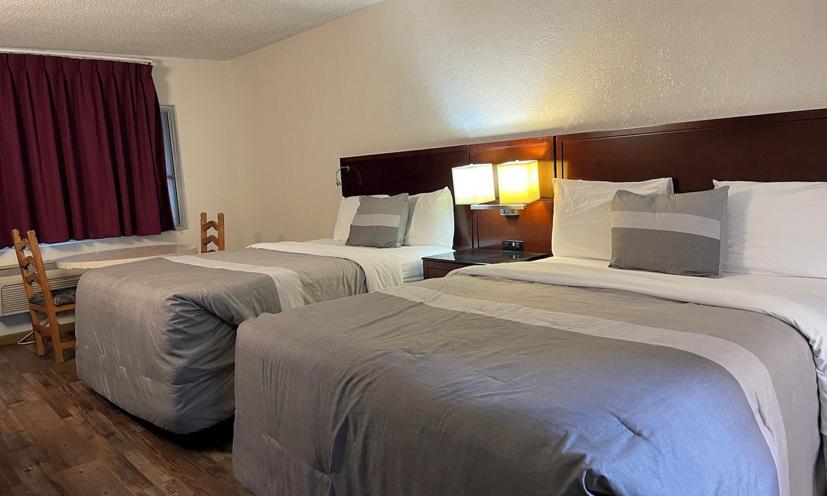 Ventura Hotel | Travelers Beach Inn