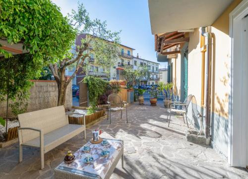 Prato Apartment | Tuscan Yukio & Haru Apartment with Garden near Florence and Pistoia