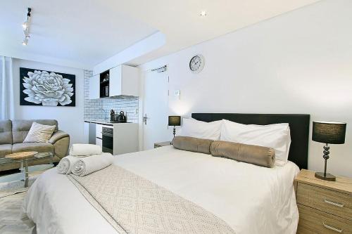 Cape Town City Centre Apartment | Tuynhuys Self Catering Studio Apartments