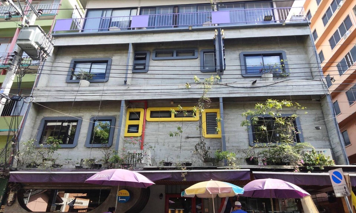 Yan Nawa House | Twin Comfort Stay | Chic & Spacious Setup