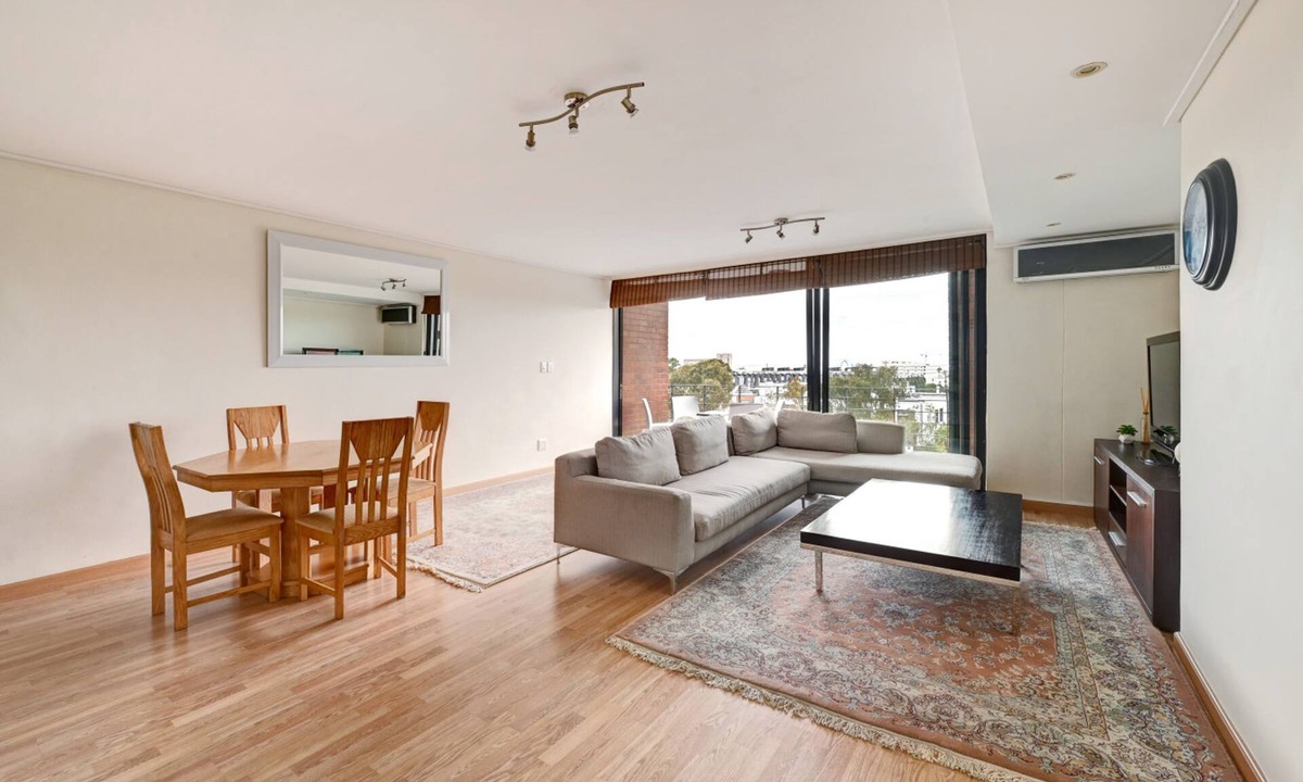 Green Point Apartment | Two Bed | Spacious | 6th Floor | Secure