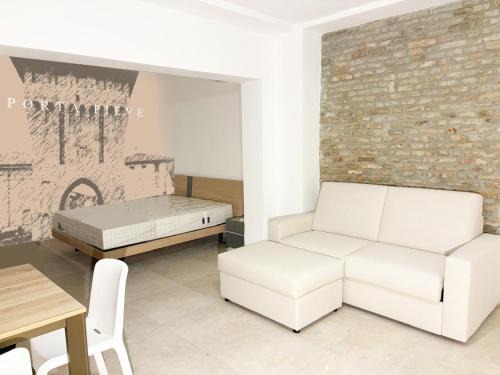 Cento House | Ugo Bassi 98