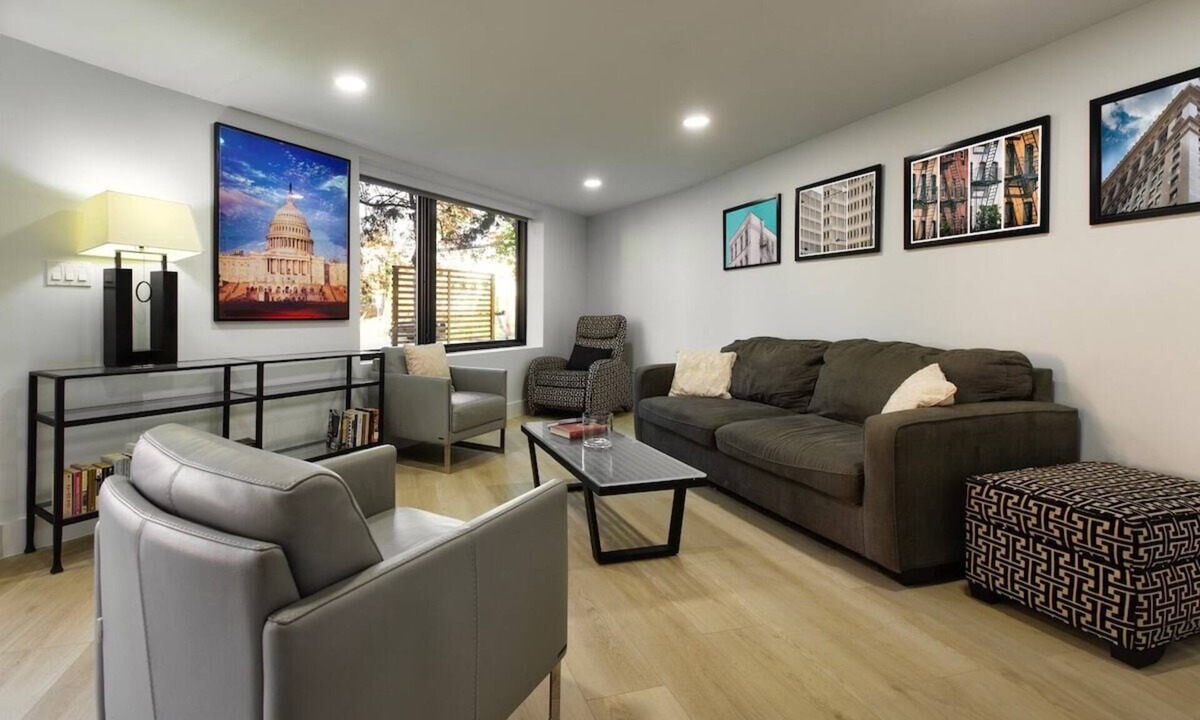 North Cleveland Park Apartment | Ultra-Modern Apartment, Pet-Friendly, Free Off-Street Parking, Steps to Metro!