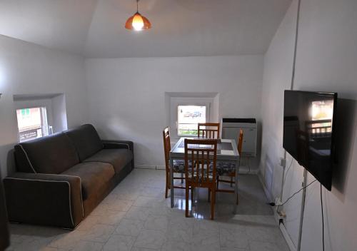 Buon Pastore-Sant'Agnese-San Damaso Apartment | UNI LOFT - zona policlinico - polo universitario