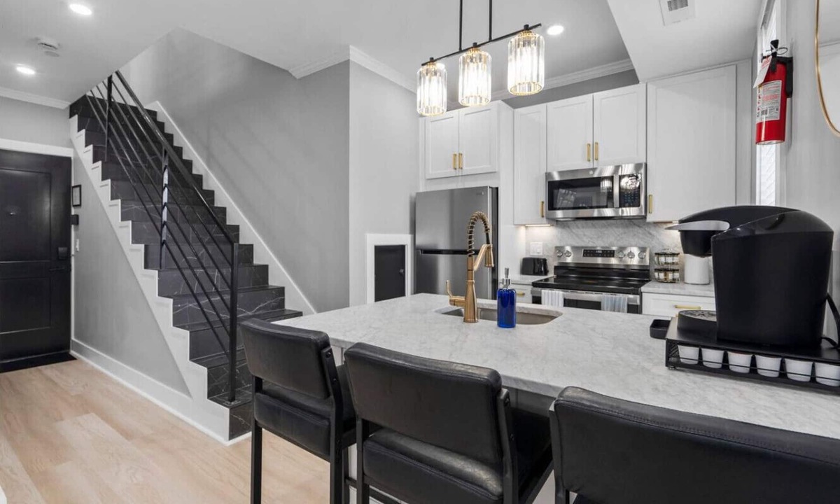 Trinidad Hotel | Urban Living at Its Best–4BR/2BACondo+FloridaAveNE