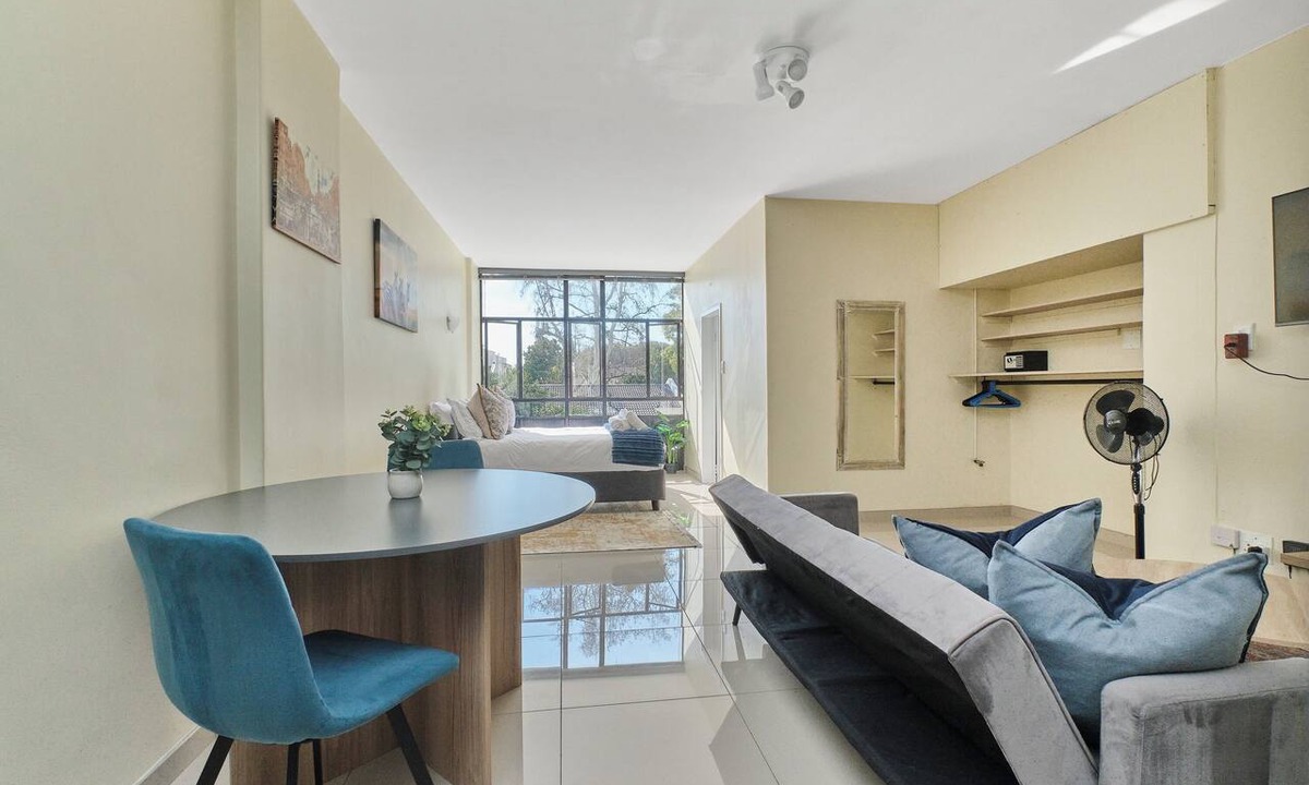 Greater Johannesburg Metropolitan Area Apartment | Urban Luxe Studio Illovo Mews by CTHA