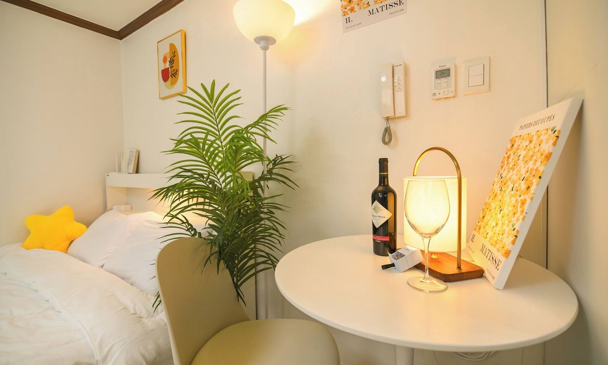 Cheongdam Apartment | Urban Nest · Chic Studio 3min Konkuk, Seongsu Hotspot Just 1 Stop Away
