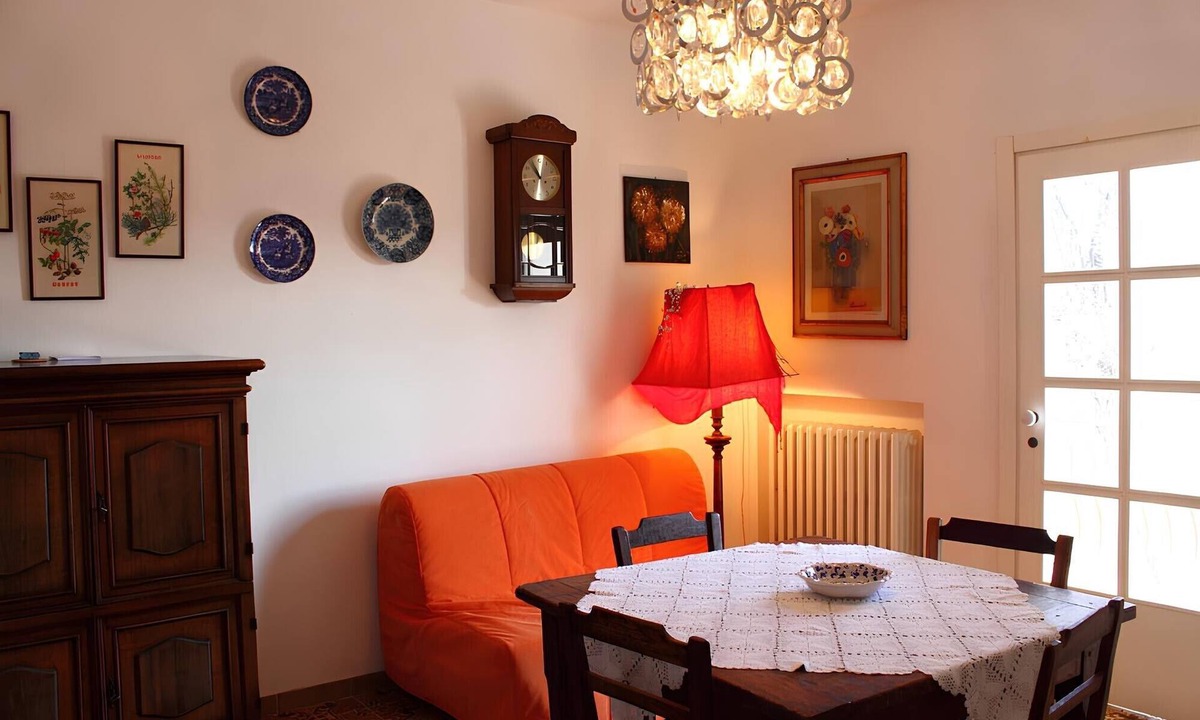 Modigliana House | Vacation Home "Re Piano I Fiori" with Balcony, Shared Pool & Wi-Fi