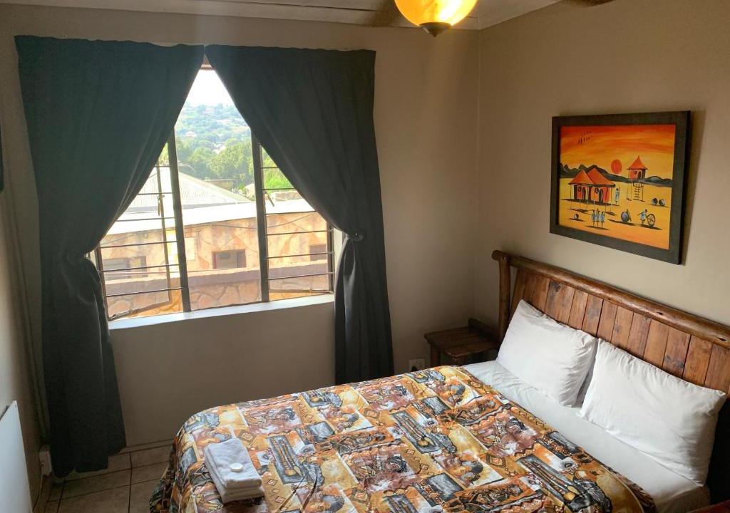 Bezuidenhout Valley Hotel | Valley View Lodge