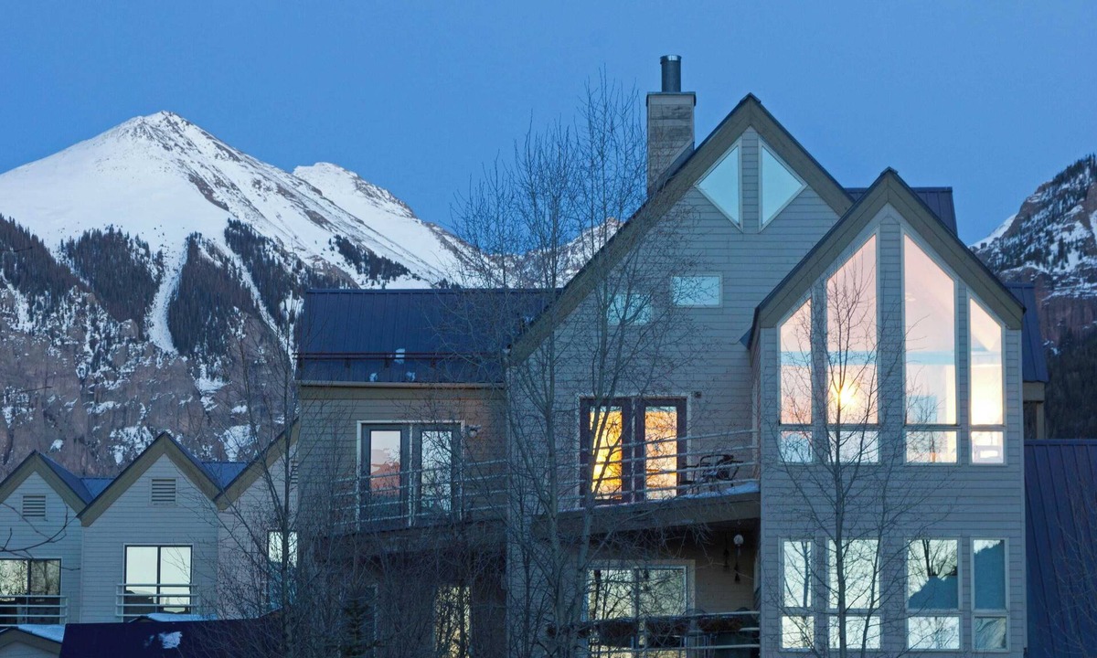Telluride Cottage | Viking Lodge 103 by Avantstay Stunning Condo, Near Ski Lift