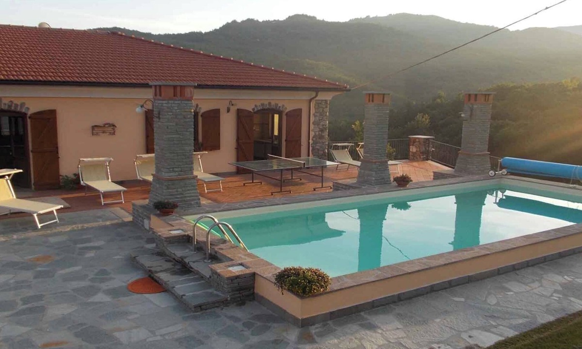 Varese Ligure Villa | Villa Arbeio 8+6, Emma Villas