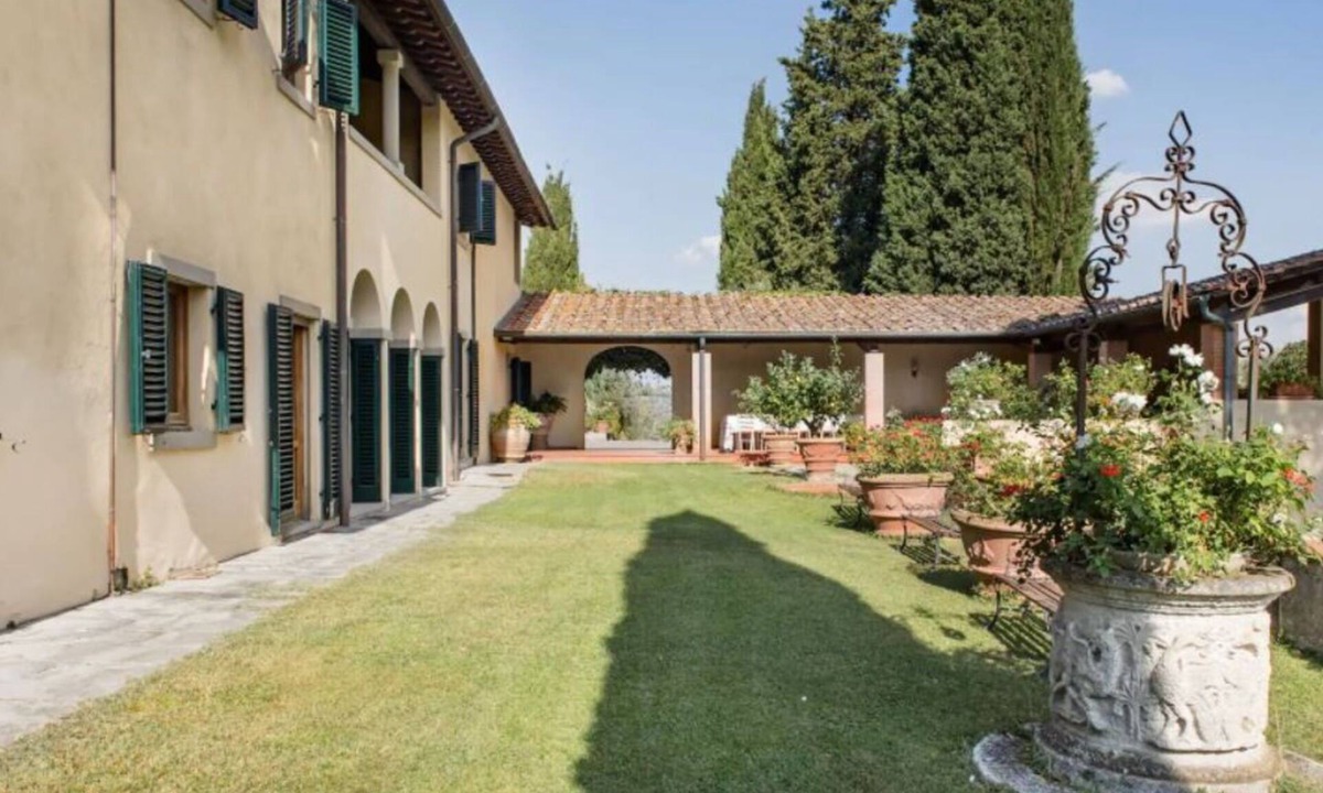 Lastra a Signa Villa | Villa del Prelato beautiful tuscan villa casale with p/pool
