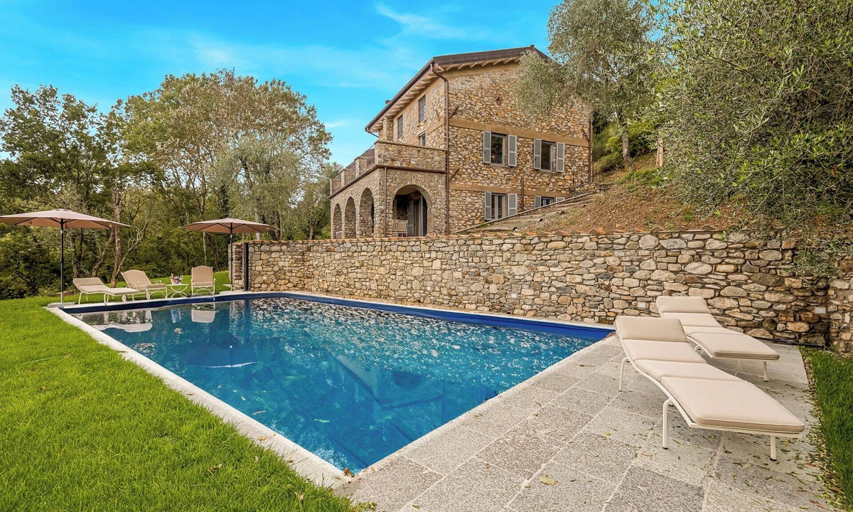 Bagnone Villa | Villa delle Ginestre - 10pax with private pool and jacuzzi