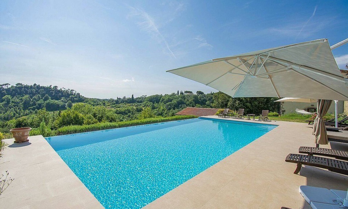 Palaia Villa | Villa Frediana: A characteristic and welcoming two-story villa situated in the heart of the Tuscan countryside, with Free WI-FI.
