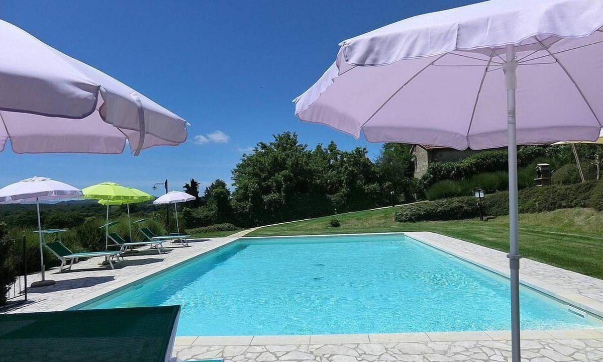 Lano Villa | Villa Gelso Grande: A cozy and welcoming two-story ancient house in the characteristic style of the Tuscan countryside, with Free WI-FI.
