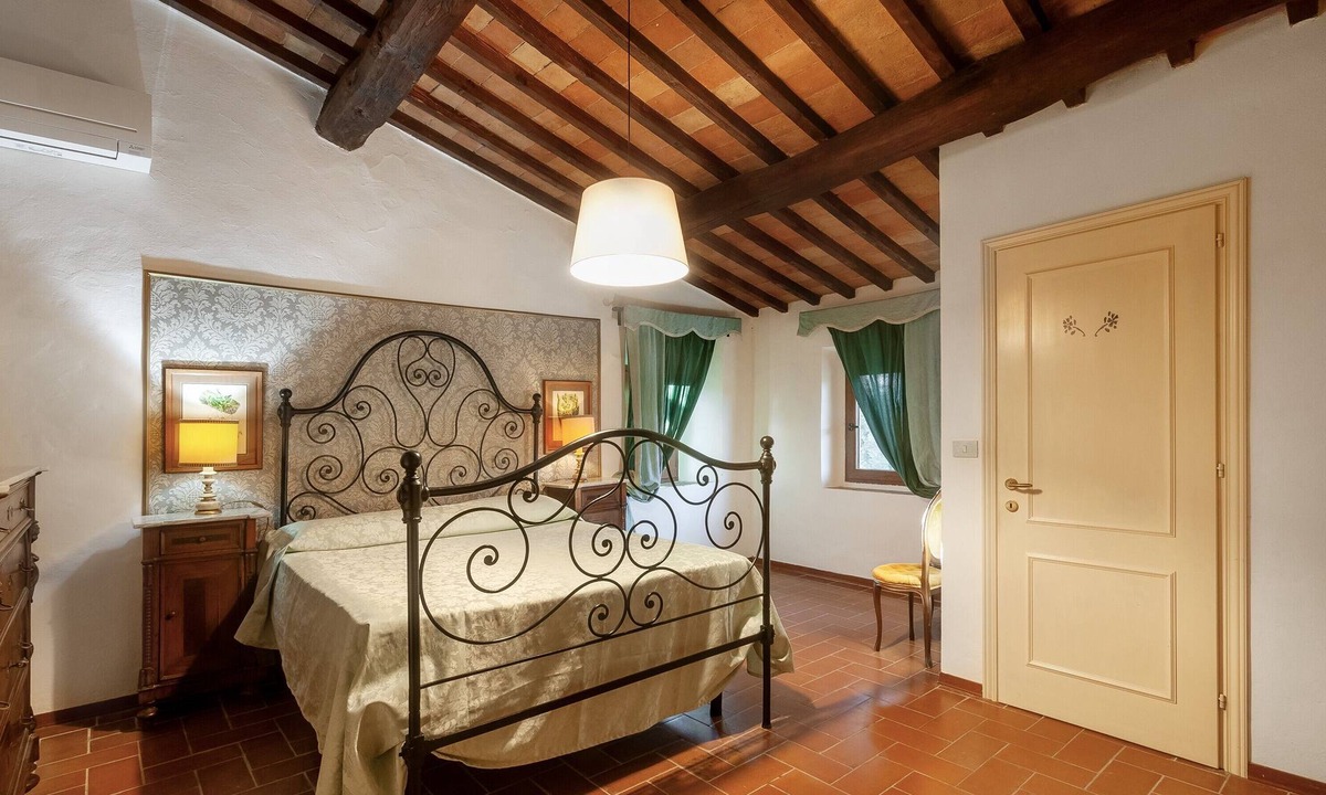 Montespertoli Villa | Villa Ginestruzze – Villa with Private Pool and Exclusive Suites in Tuscany